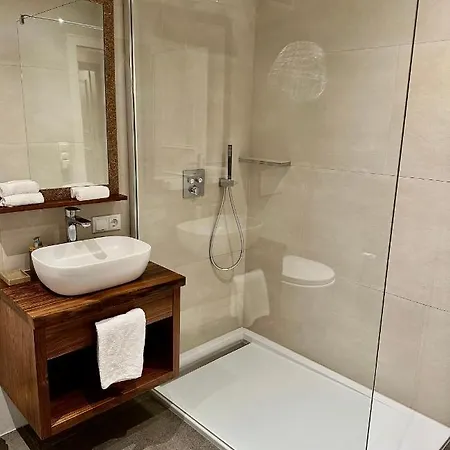 Haus Wenger Mountain View & Swimming Pool Apartman