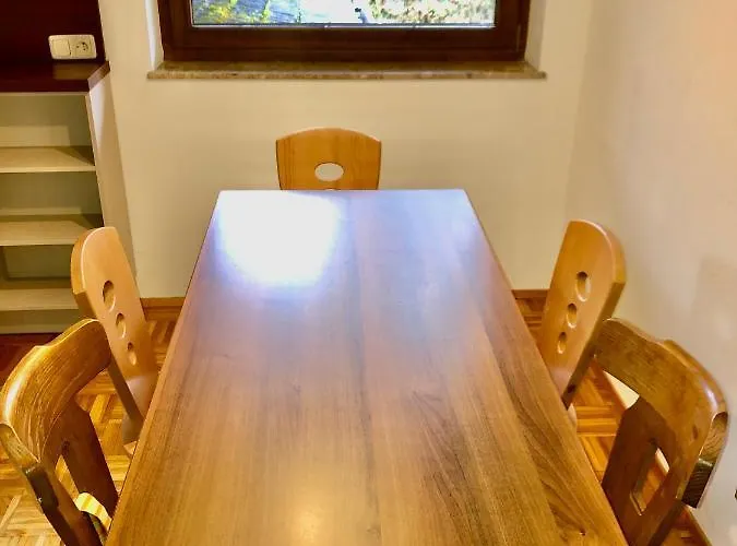 Апартаменты Haus Wenger Mountain View & Swimming Pool